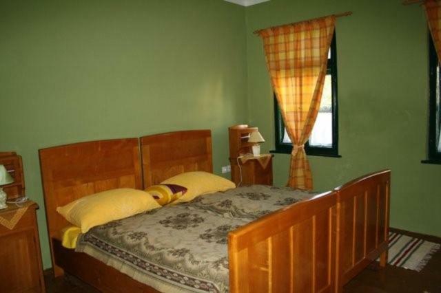 Seoski Turiziam Larva Trenkovo Luaran gambar
